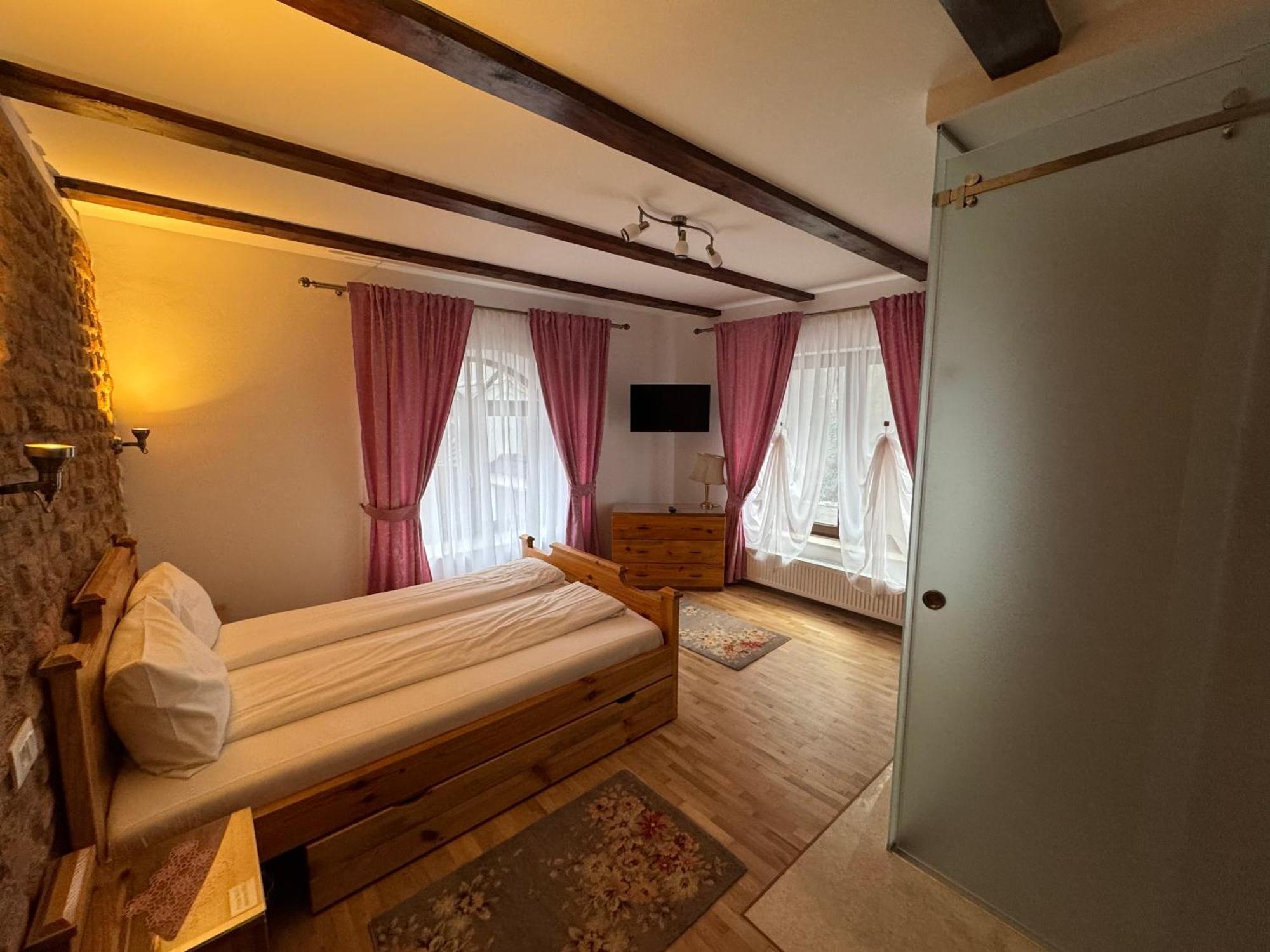 Casa Stefania Hotel Talmacel Bagian luar foto