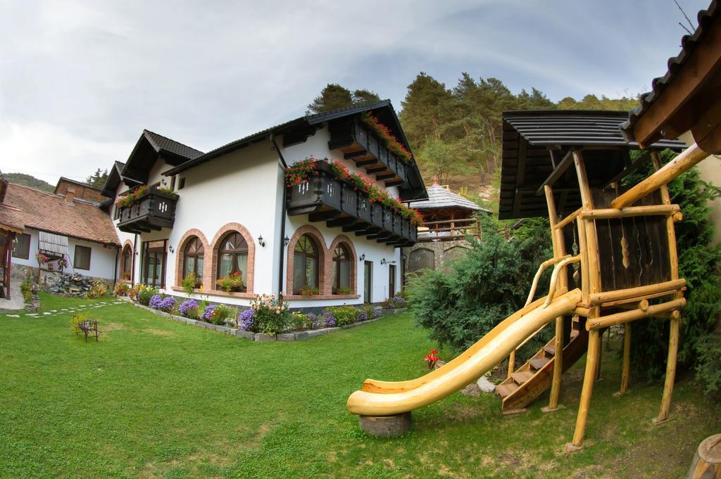 Casa Stefania Hotel Talmacel Bagian luar foto