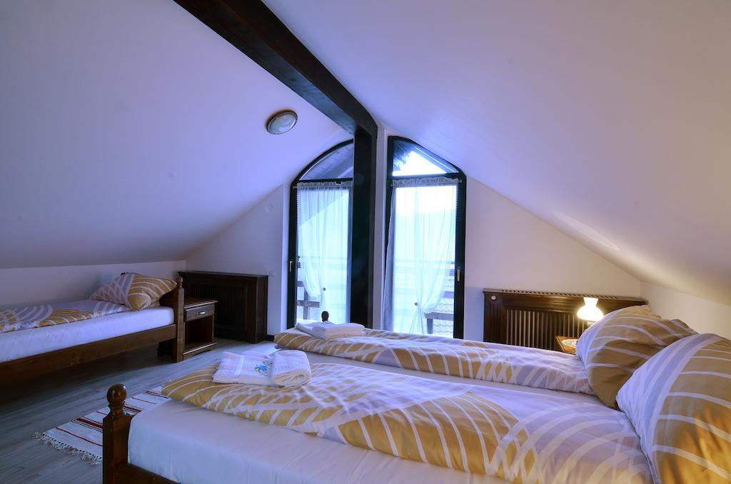 Casa Stefania Hotel Talmacel Bagian luar foto